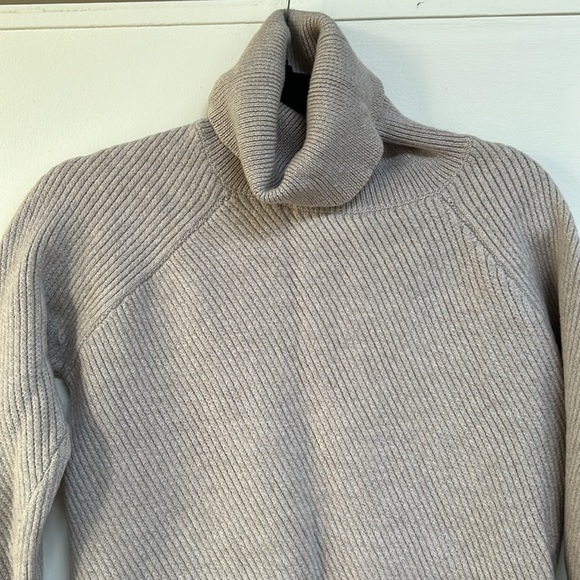 Wilfred Free turtleneck Sweater | Lavender purple - Picture 4 of 8